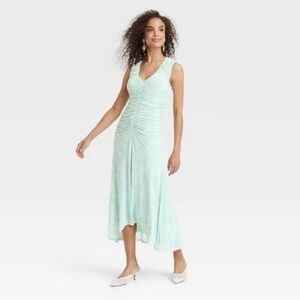 🎉NWT🎉 Green Floral Ruched Midi Sundress